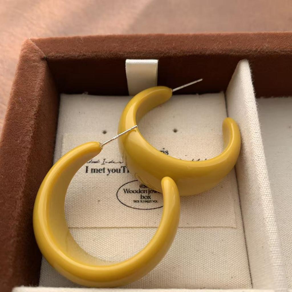 Retro color large C-shaped resin earrings, earrings, simple temperament, daily high-end fashion personality C-ring earrings, versatile
