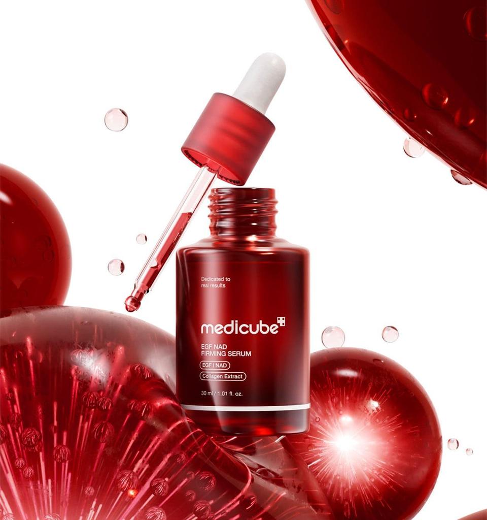 Medicube EGF NAD אמפולה מותחת גמישות והענקת לחות לפנים 30 מ"ל
