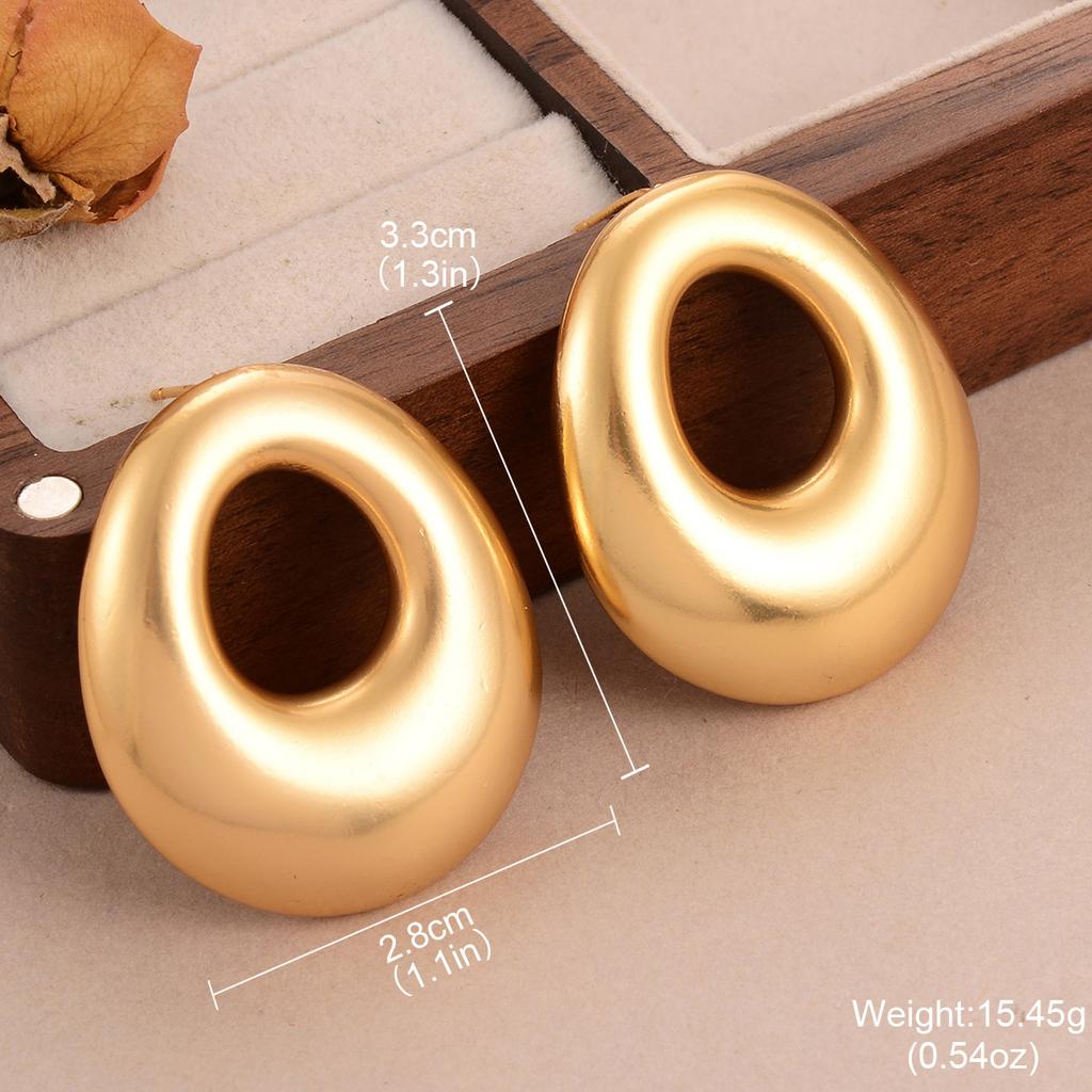 Fashion Oval Hollow Earrings Ins Temperament Simple Personality Geometric Stud Earrings New High-end Earrings Women