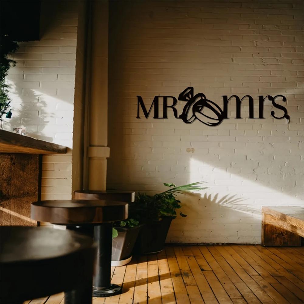 1 Stück Mr and Mrs Schild mit Eheringen - Elegante Metalldekoration für das Hauptschlafzimmer, Perfektes Hochzeitsgeschenk, Jubiläumsschild für Paare