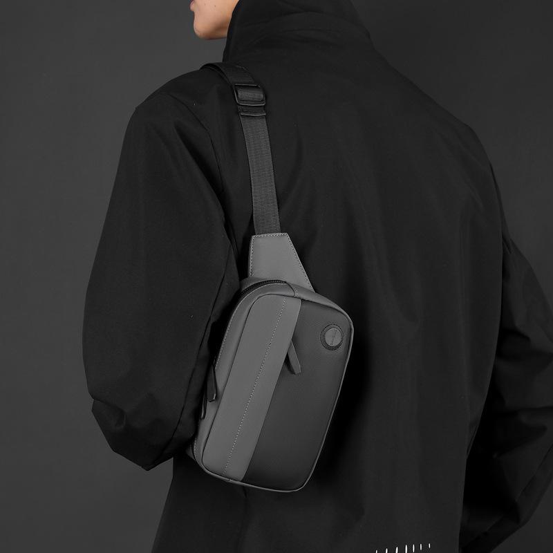 Men's diagonal span chest bag contrasting color shoulder bag outdoor leisure high-end fanny pack men's trendy brand