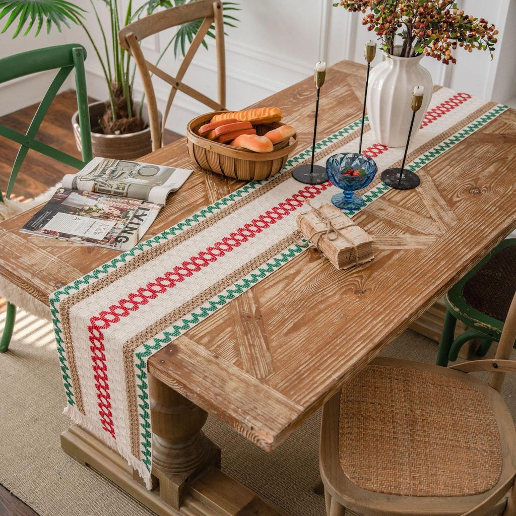 Yun Cotton-Linen Patchwork Table Runner with Two-Color Tassels - Natural Material, American Country Festival Style