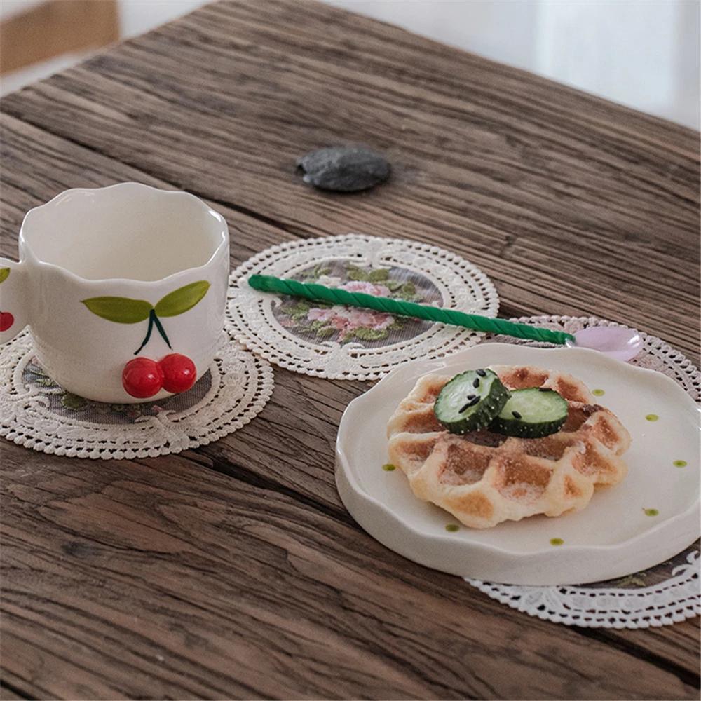 12cm Vintage Lace Coaster Placemat Embroidery Craft Bowls Coffee Cups Coaster European Style Fabric Anti-Scald Table Plate Mat
