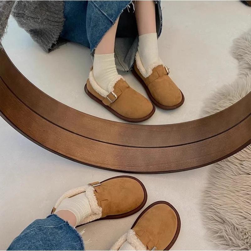 Fashion Woman Flats Round Toe Casual Sneakers Female Slip-on Loafers Winter Retro Fleece Flat Fur Slip on New Slip-on Warm Cotton Shoes