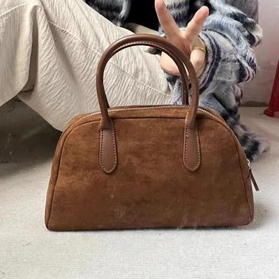 Carry A Boston Bag, A Retro and Niche Plush Handbag, A Large-capacity Fashionable Suede Bag