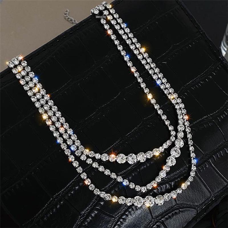 Elegant Multi-Layer Sparkling Diamond Clavicle Necklace for Women: Simple Luxury and Unique Design