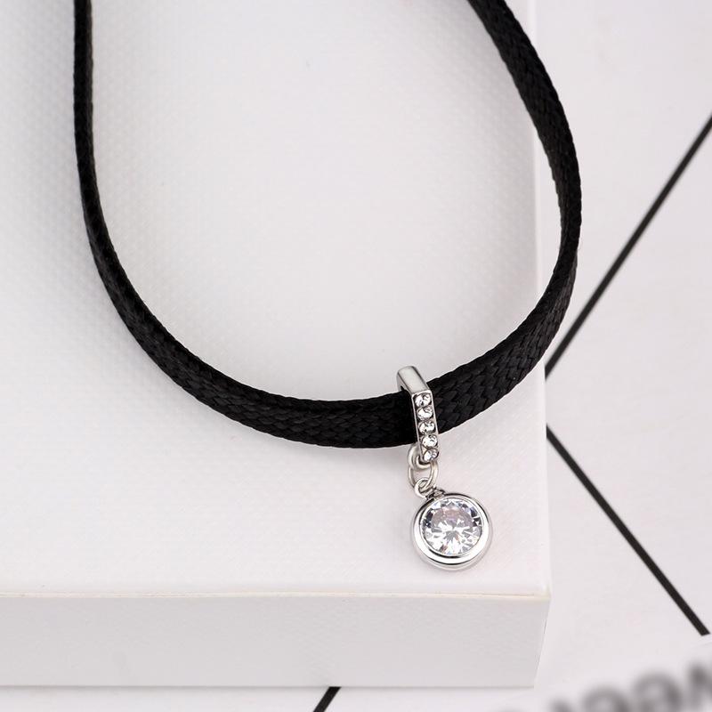 

Chic Simple Alloy Choker Necklace For Women With Unique Geometric Shape Charm And