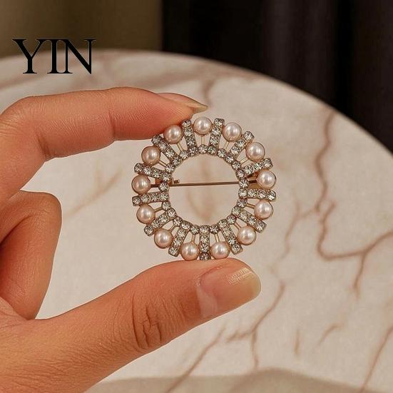 Rhinestone Ring Brooch Faux Pearl Brooch, Hollow Circle Alloy Lapel Pin, Elegant Clothing Jewelry Sweater Cardigan Coat Suits Accessories, Gift