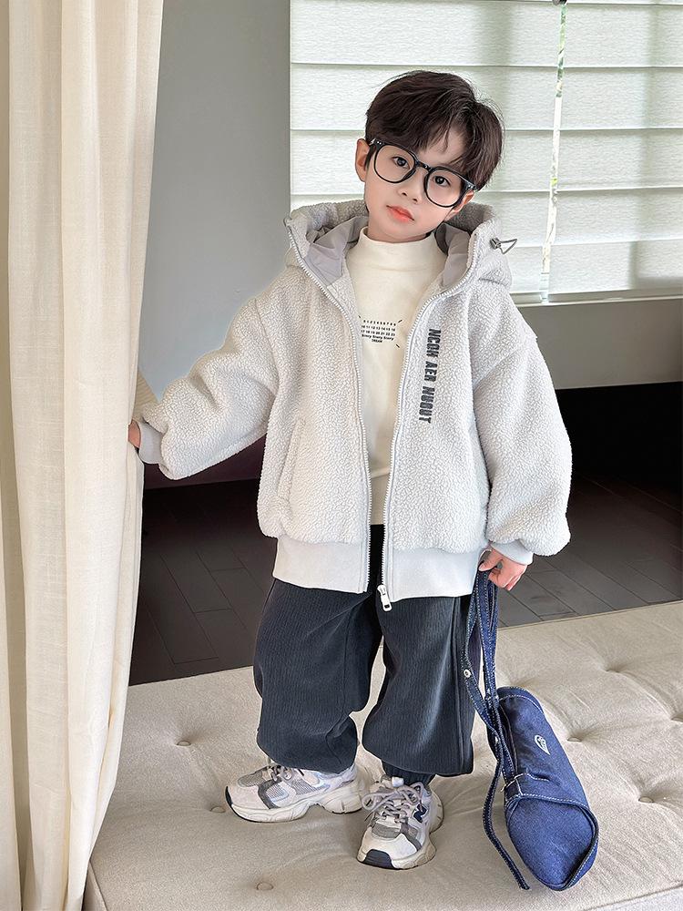 Fairy Tale Memory Boys' Winter Coat 2025: Fashionable Fuzzy Thickened Warm Sweater for Boys' Autumn/Winter.