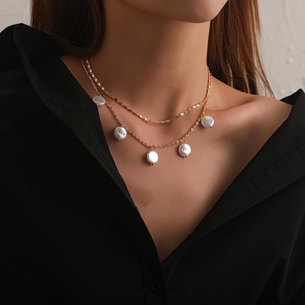 Fashion Round Cake Pearl Pendant Necklace Women, Temperament Simple Chain Multi-layer Item Decoration