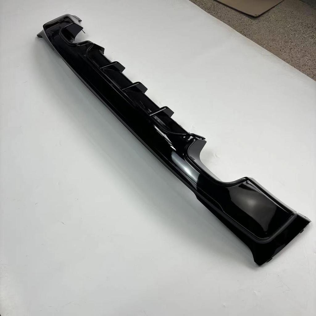 BMW 2 Series F22 MP Style Rear Diffuser Kit: Dual/Single Exhaust Compatibility