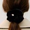 DEPOUND soft velvet scrunchie - black (L)
