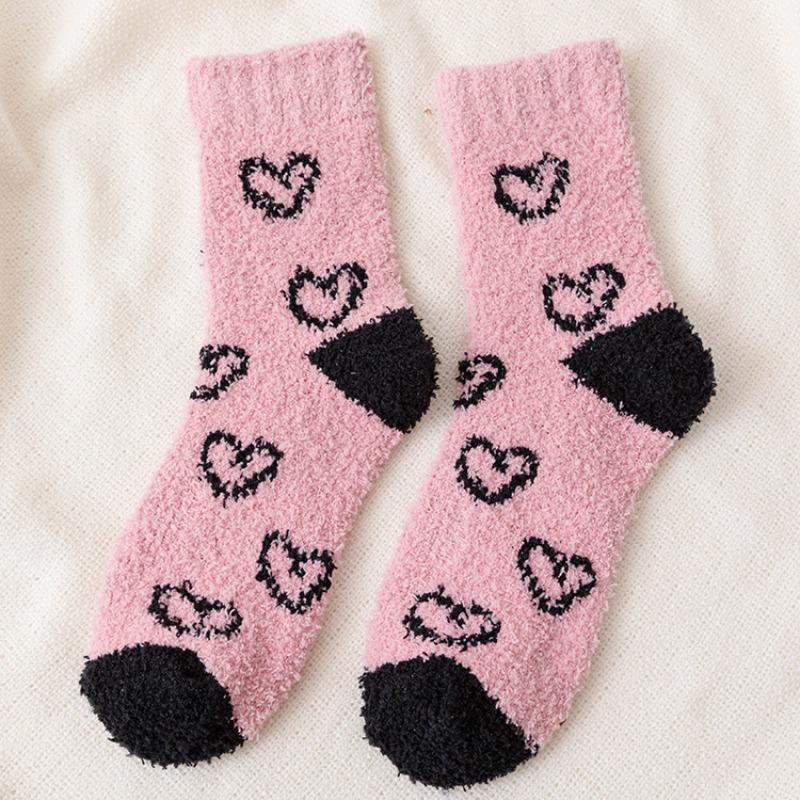 Autumn and Winter Coral Fleece Floor Socks for Girls, Cute Half-fleece Heart-shaped Sleep Postpartum Socks, Winter Thickened Warm Mid-calf Socks