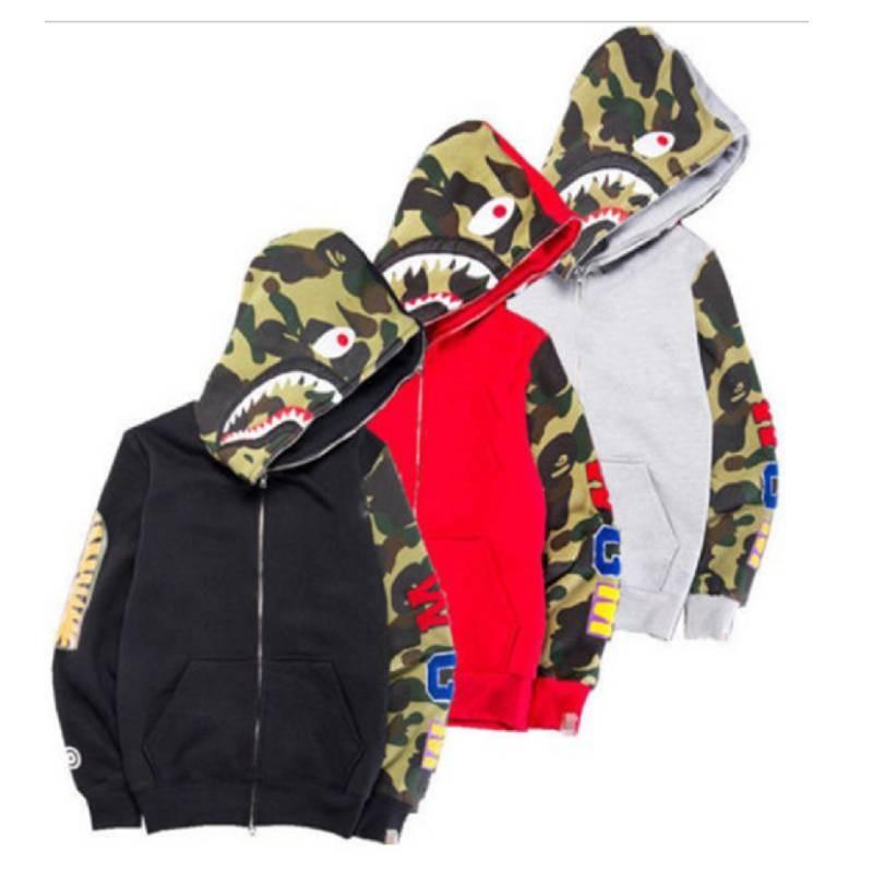 Felpa con cappuccio trendy mimetica squalo con zip per uomo e donna realizzata in comodo tessuto misto cotone