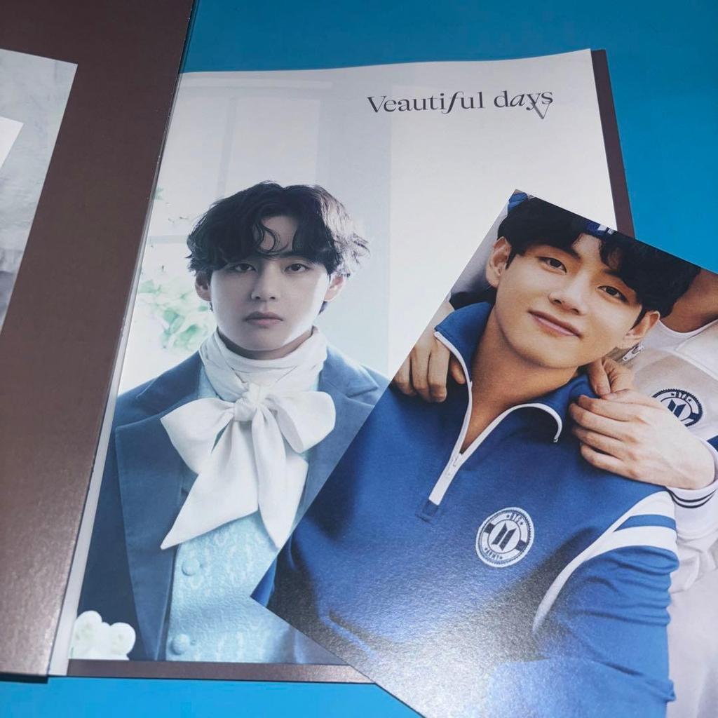 [USED] Trading card included! Me, Myself BTS V Tae Photobook