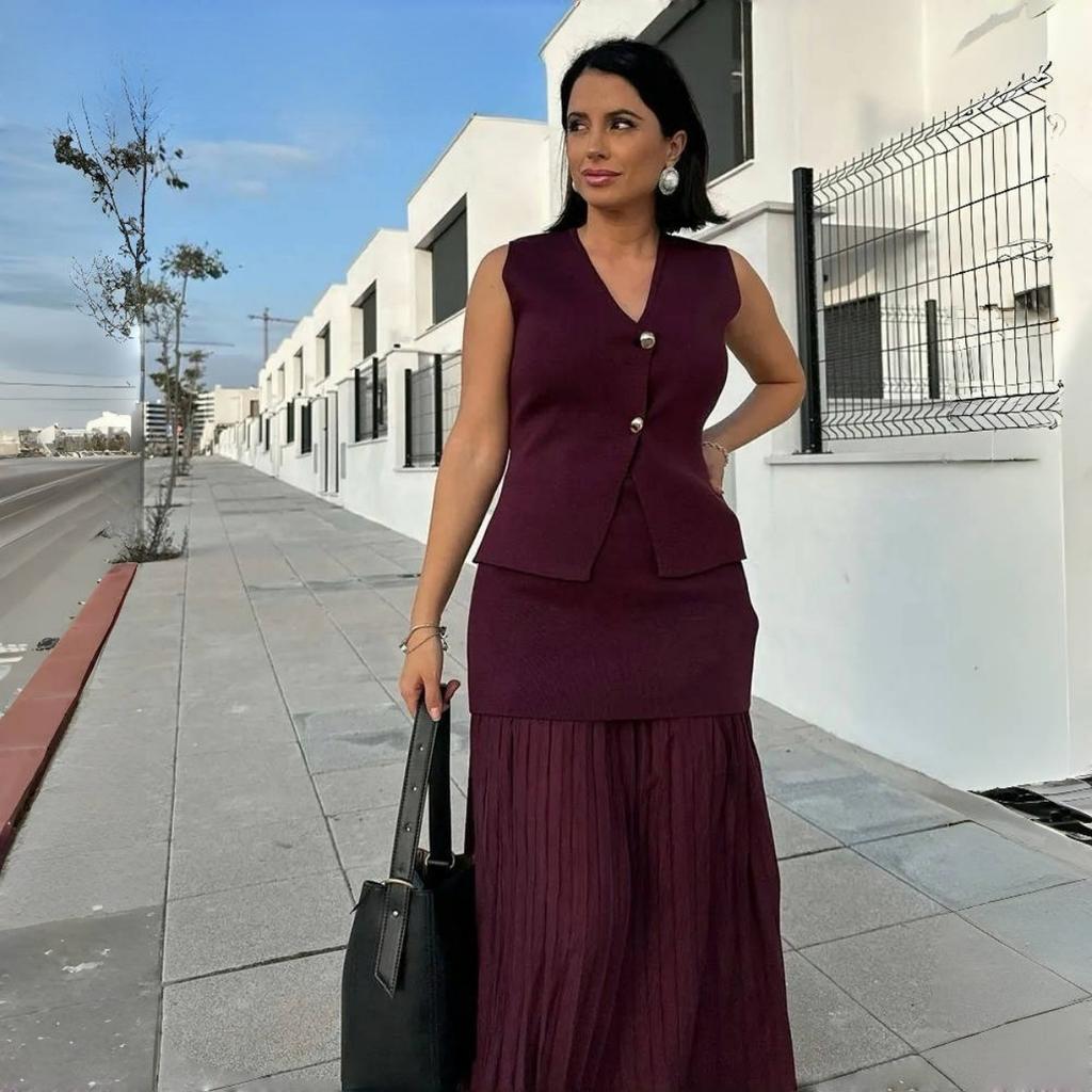 Women Skirt Set Wine Red Knitted V-Neck Sleeveless Slim Vest +Solid High Waist Zipper Patchwork Long Skirt Street