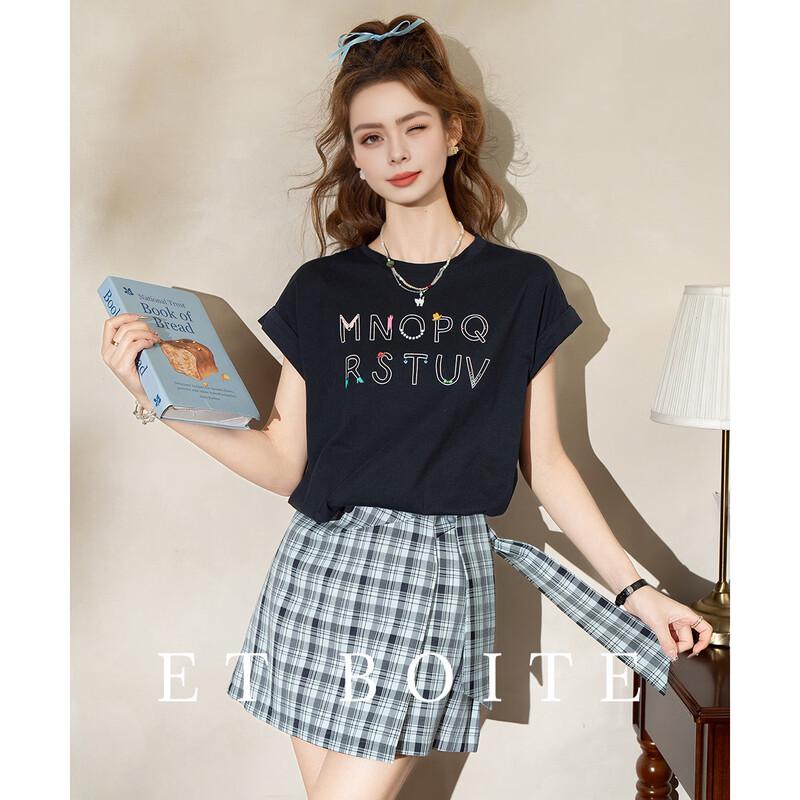 Женский комплект: футболка с принтом  Французская коробка  и клетчатая юбка M