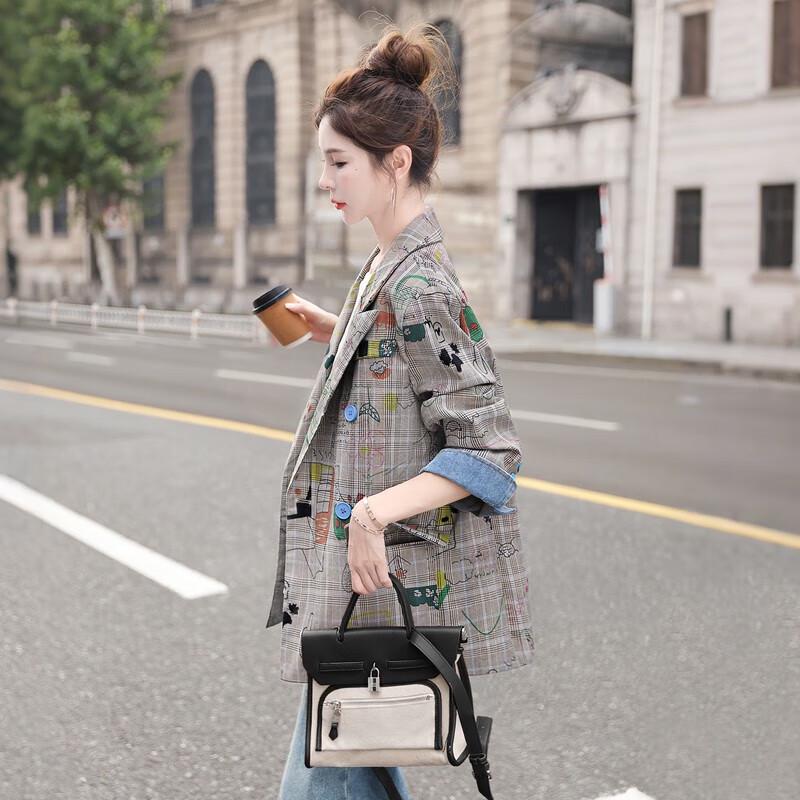 Damen Blazer Jacke mit Graffiti-Karo