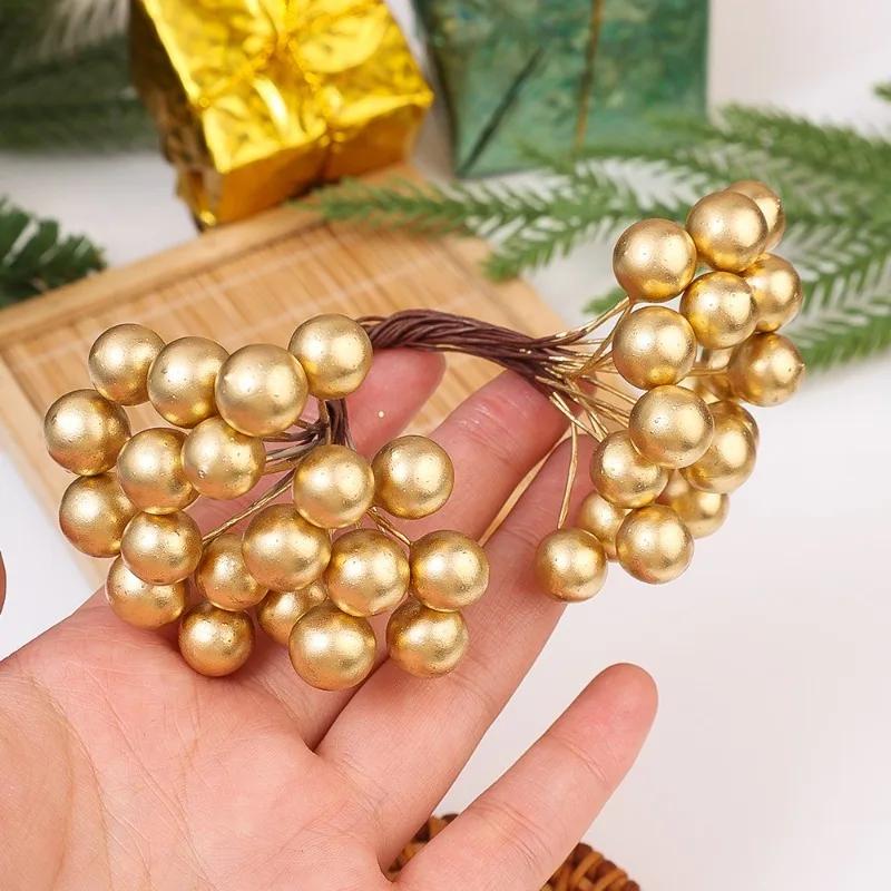 Wholesale Artificial Berry Flowers Mini Red Fake Cherry Stamen for Xmas Tree Ornaments Christmas New Year Party Home Decoration