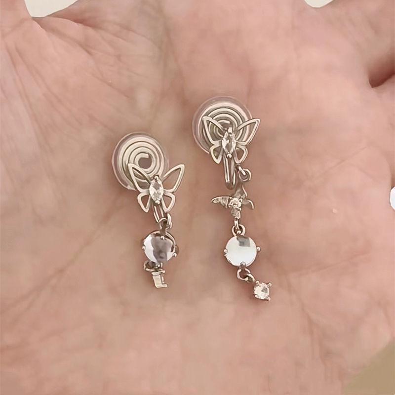 Серьги-клипсы в виде бабочки с бриллиантами, женственность, нежный дизайн, без проколов ушей, клипсы на хрящ уха, изысканные, маленькие и универсальные серьги, женщины