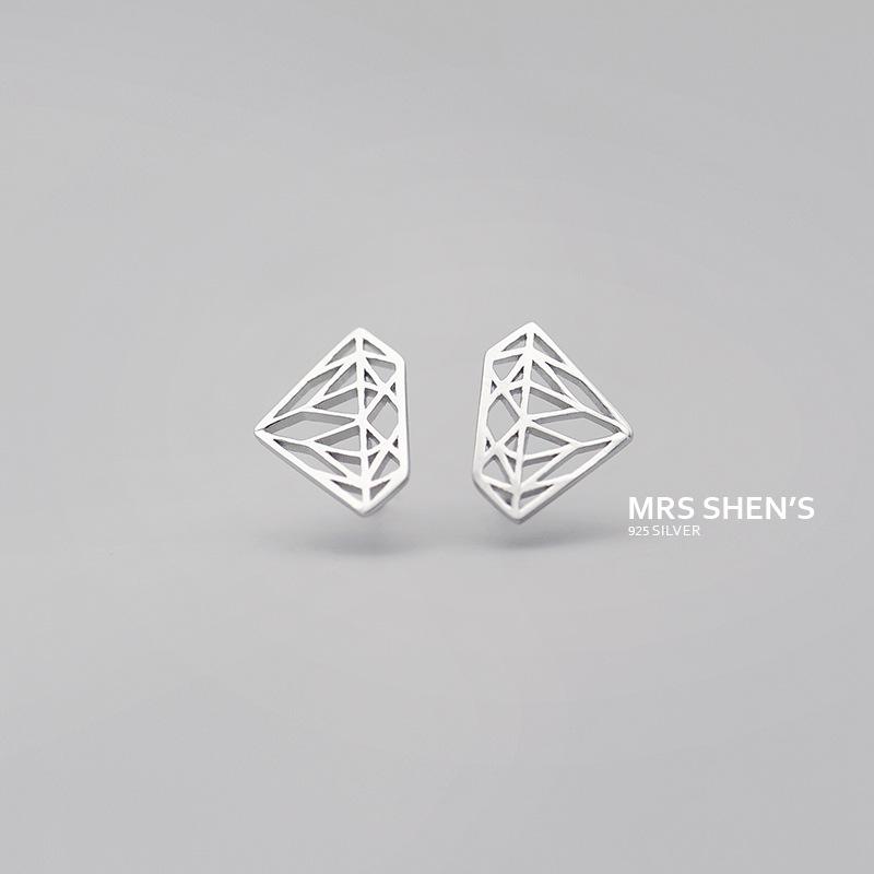 Mrs. Yu Sterling Silver Needle Diamond Cutout Geometric Stud Earrings