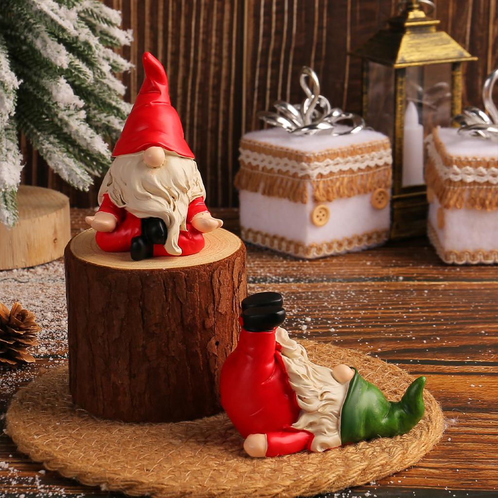 Lovely Santa Figurine For Christmas Handmade Resin Decoration Perfectly for Office and Shop Display and Gift