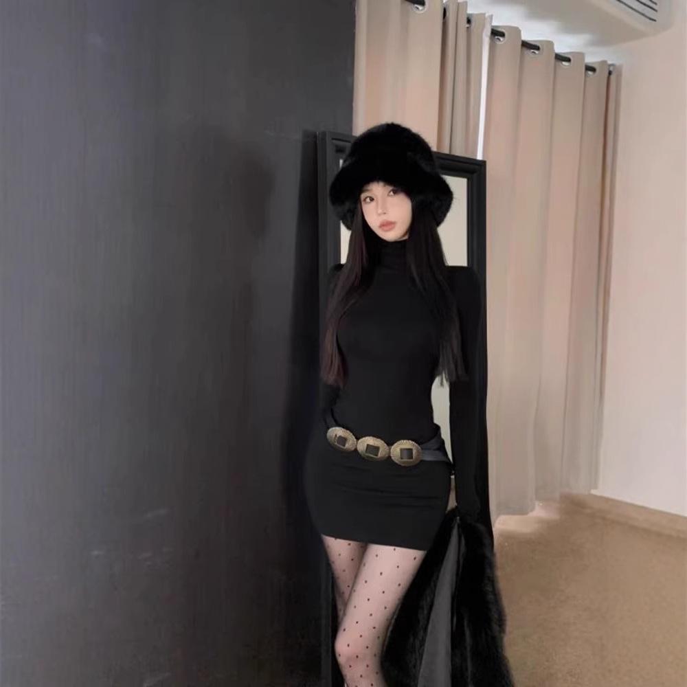 

2024 Осень/Зима Черное Облегающее Талию Платье-Миди с Полувысоким Воротником S