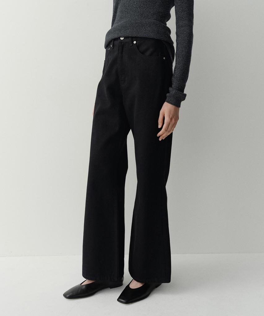 EAAH Relaxed Flare Denim Pants (Black)