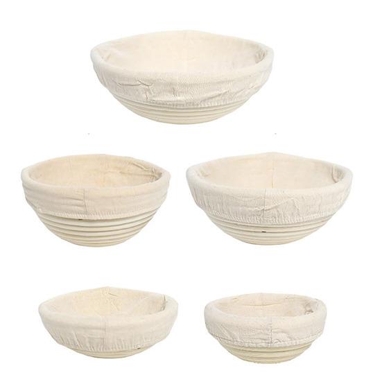 Rattanowy koszyk do wyrastania okrągły Banneton do wypieku chleba na zakwasie Zawiera wkładkę Naturalne ręcznie plecione koszyki do fermentacji dla domowych piekarzy Chleb rzemieślniczy