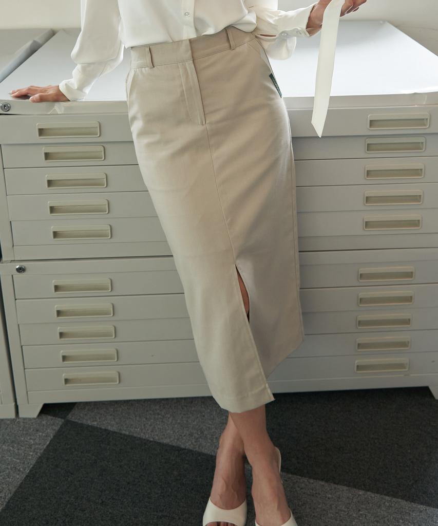 LAMARO Matte Cotton Long Skirt (Light Beige)