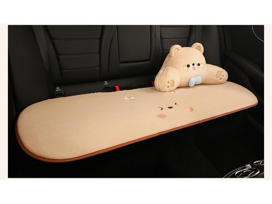 Blumenbär Winter Plüsch Autositzkissen für Leapmotor T03/B01/B10/C10 - Cartoon Niedliches Mädchen Design