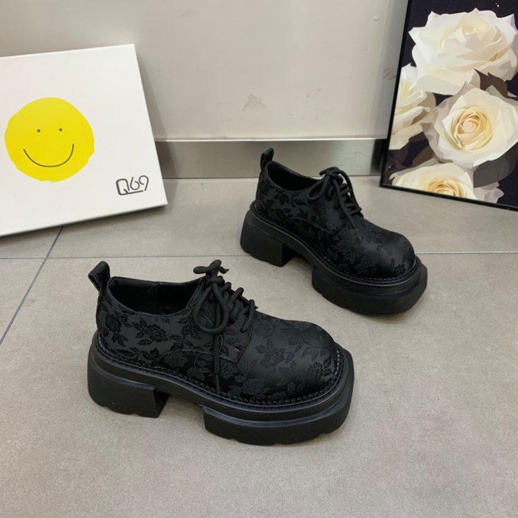 

Национальный модный стиль новые китайские мокасины женские весенние новые модные туфли на платформе с принтом увеличивающие рост 40 чёрный