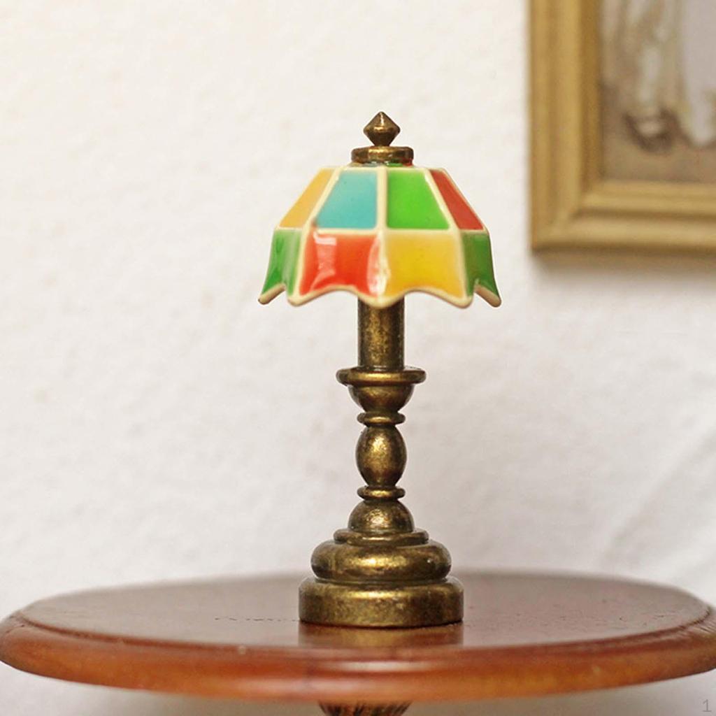 1/12 Mini Tischlampen Puppenhauslampe Schirmform Lampenschirm Simulation für