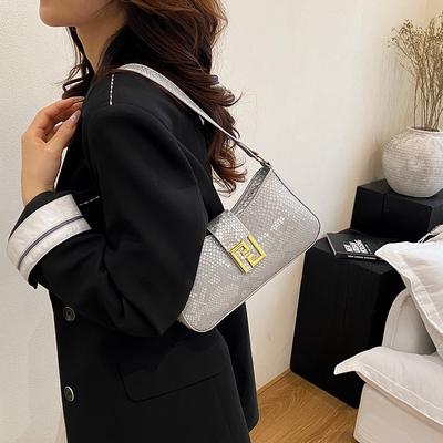 Borsa estiva 2025 nuova borsa a spalla tendenza moda borsa nera nicchia borsa sotto il braccio borsa a tracolla con catena moda