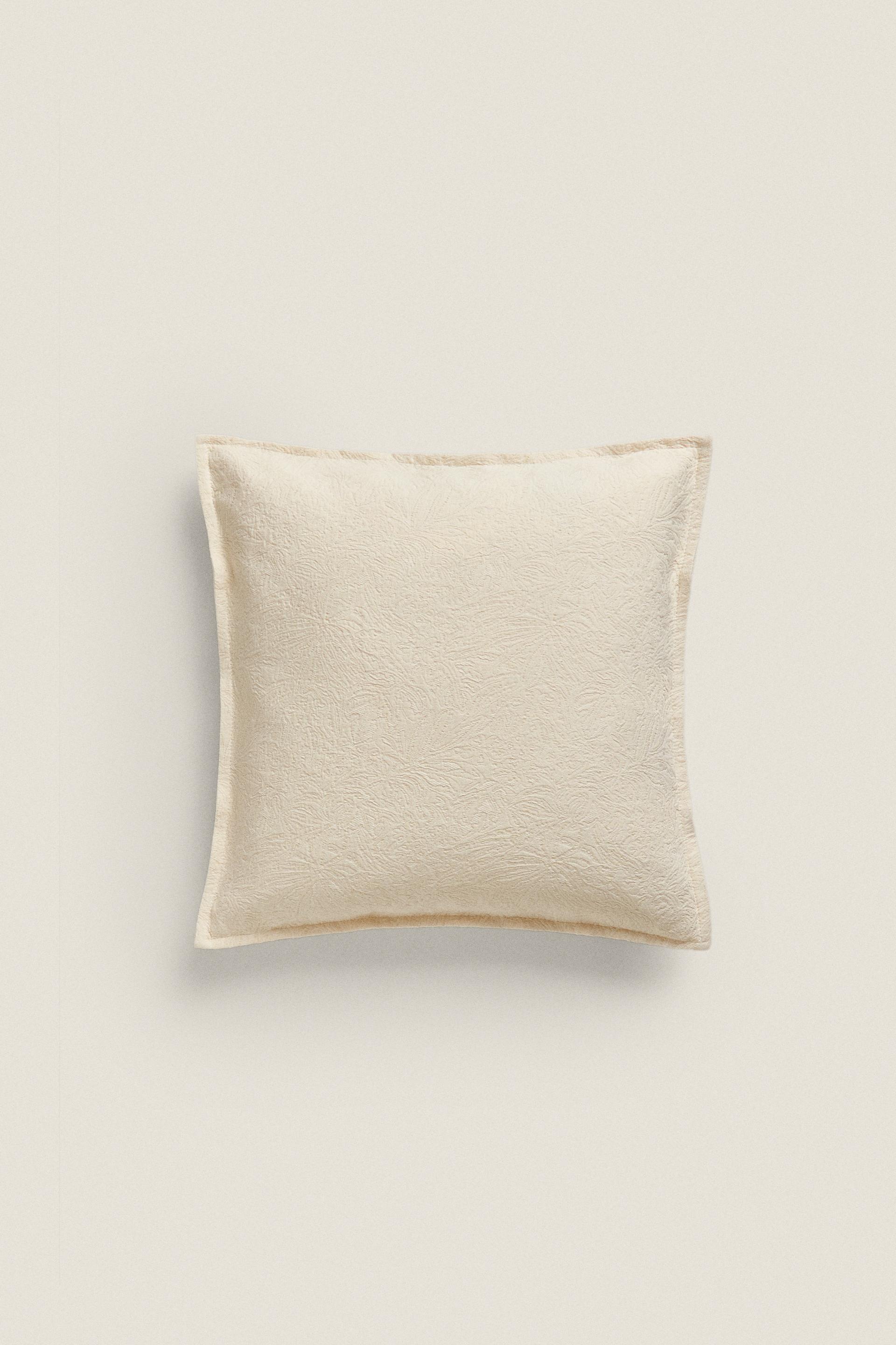 

ЖАККАРДОВЫЙ ЧЕХОЛ НА ПОДУШКУ