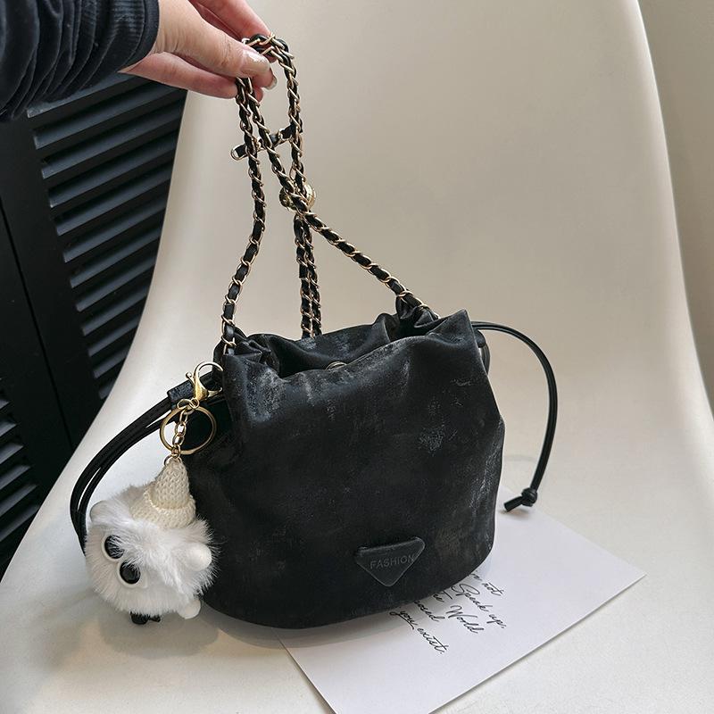 Solid color simple fashion chain small bag women's spring new versatile messenger bag bucket bag