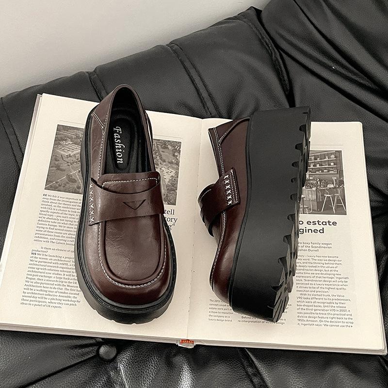 

Ретро британский стиль лоферы на платформе женские 2025 весна и лето новая маленькая мужская мода увеличивающие рост неглубокие одинарные туфли тренд 40 коричневый