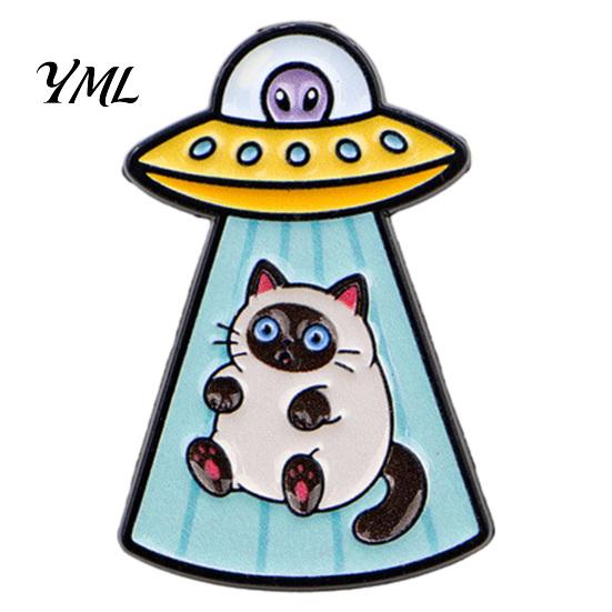 Kitten Badge Pin Enamel UFO Cat Metal Brooch, Aliens Ship Pin, Lapel Clothing Bag Scarves Hat Accessories for Men Women Brooch