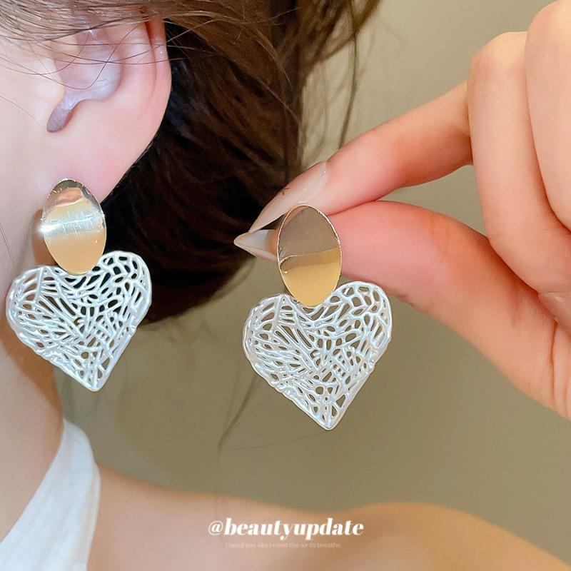Silver Needle European and American Round Love Hollow Stud Earrings Niche Design Temperament Earrings Light Luxury High-end Exquisite Earrings