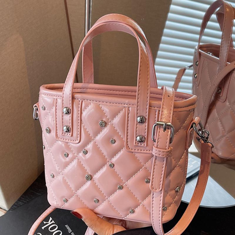 Korean version of bright diamond diamond bucket bag women's 2025 summer new fashion foreign style shoulder bag high value messenger bag