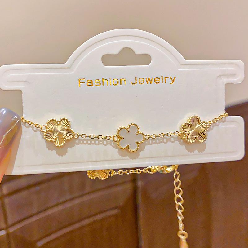 Korean Style Gold-Plated Five-Petal Flower Bracelet - Exquisite, Fashionable, Gentle, Light Luxury Jewelry