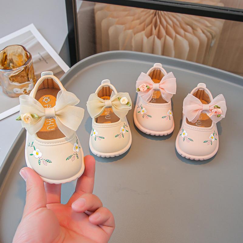 Baby Girls Leather Shoes Embroidered Sweet Toddler Kids Walking Shoes Soft Sole 2025 Fashion Baby Flat Shoes Non-slip Lace Bows