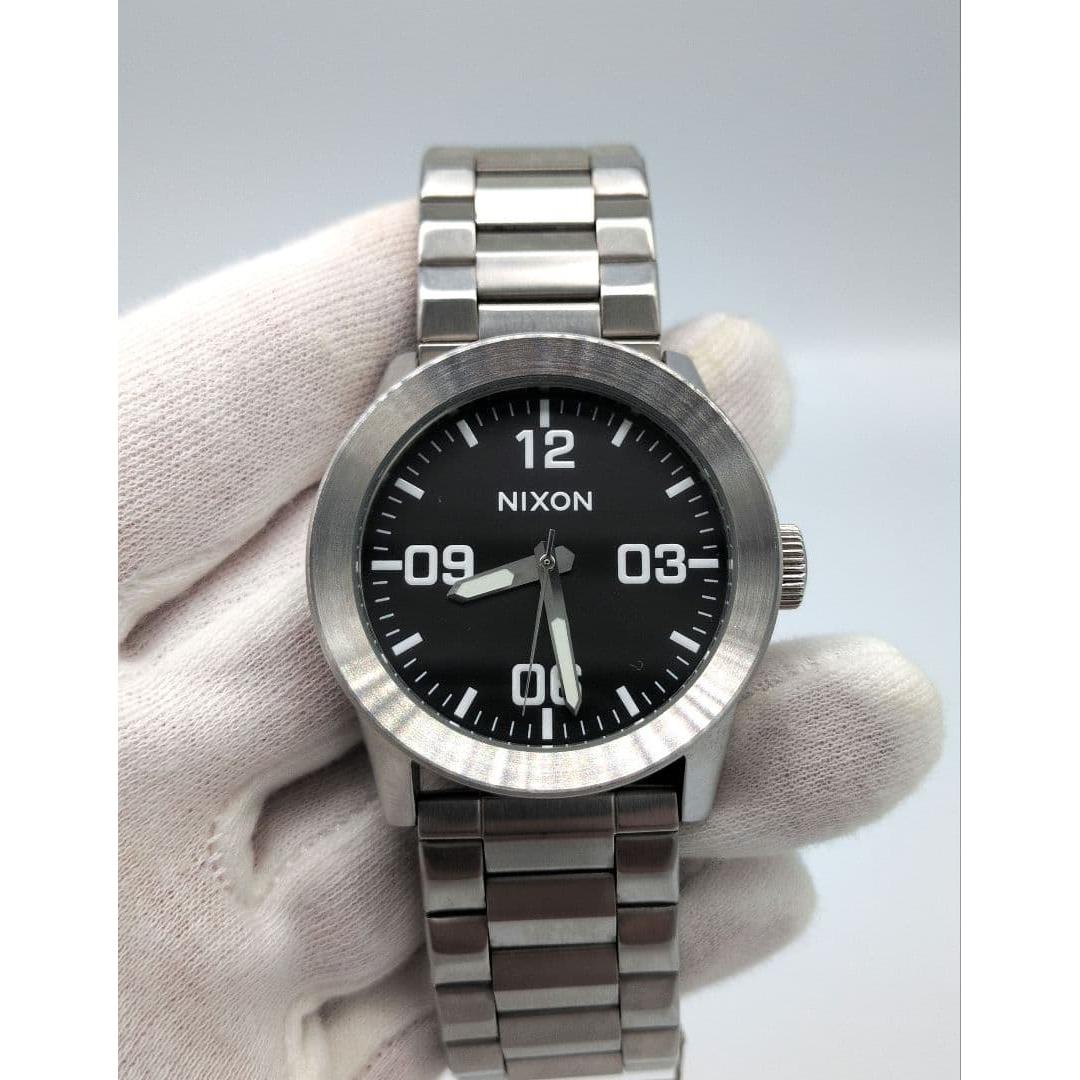 Used [Final price lower] Beautiful item NIXON IN THE HOTZONE in operation
