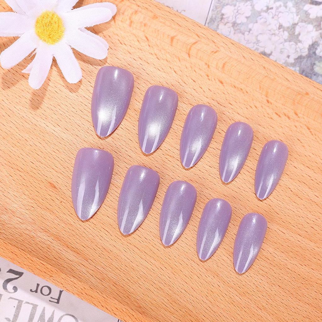 Light Purple Cat Eye Oval Wearable Nail Pieces – Medium-Long Fake Nails for Special Manicures