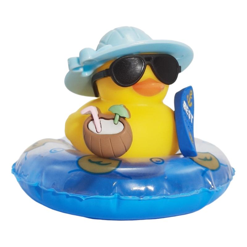 1 Ensemble Décoration de Voiture Mignonne Été Petit Canard Jaune Chapeau Skateboard Coco Canard en Caoutchouc à Presser Ornements de Tableau de Bord de Voiture