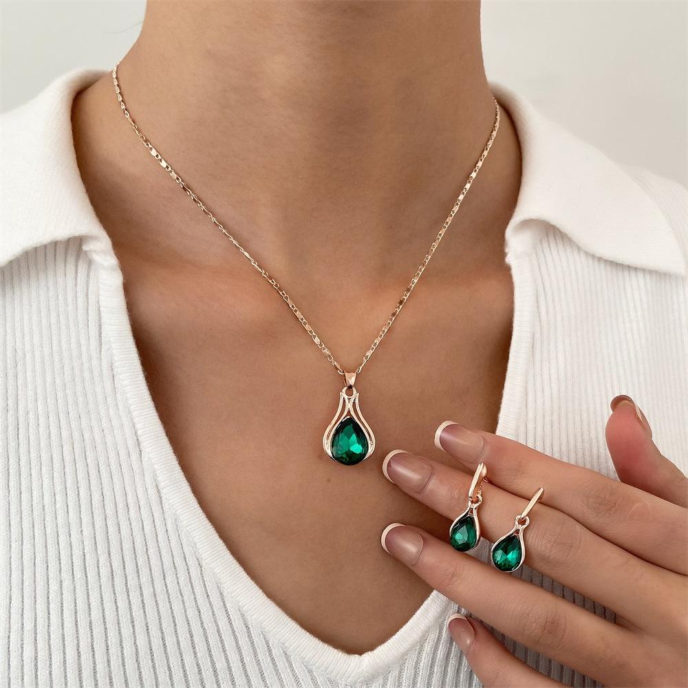 Hot Pendant Emerald Earrings Drop Necklace Jewelry Set Female Ins Wind, Europe and Colored Diamond Necklace Earrings Set,