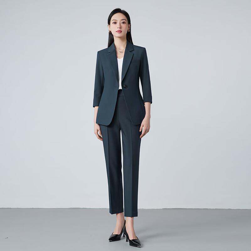 

Women s Seven-Sleeve Professional Suit Set M