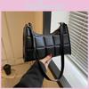 Trendy Vintage Chic Fashion Handbag With Street Style Elements For Daily Wear