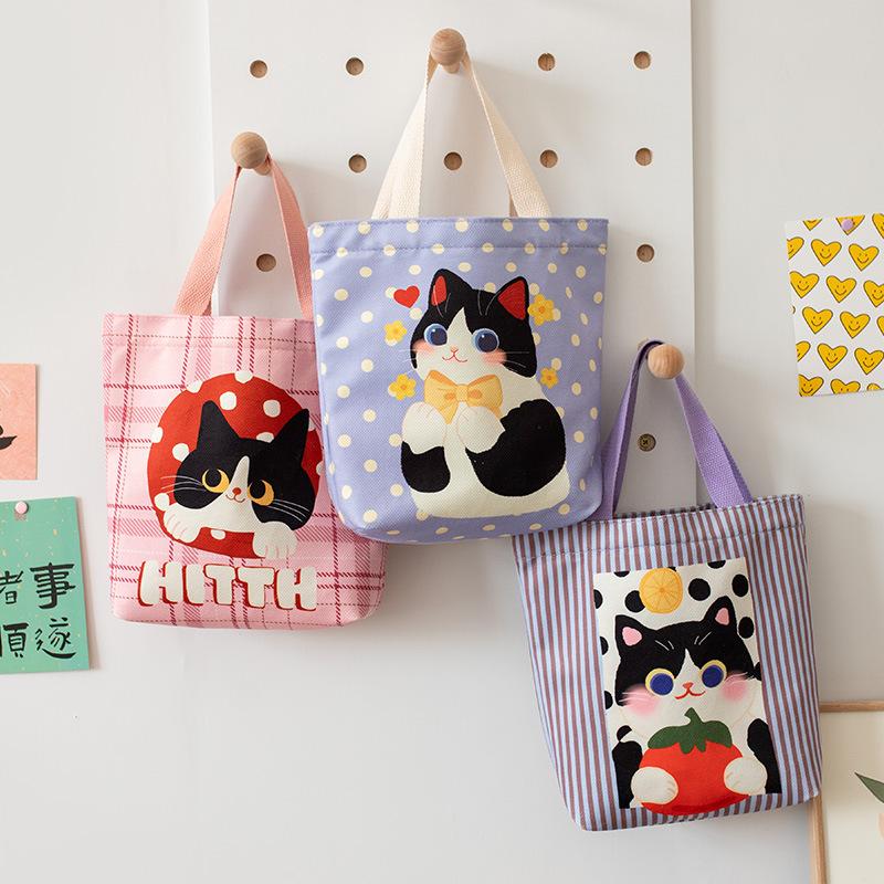 Original cartoon gift bag, cute handbag, birthday gift, Bao Ma hand carry to work, lunch box bag, casual style