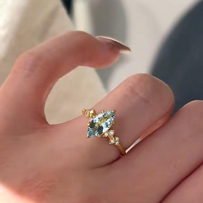 

New in Fresh Blue Crystal Female Ring Exquisite Palace Style Exquisite Olive Green rings for women Adjustable Gift resizable синій